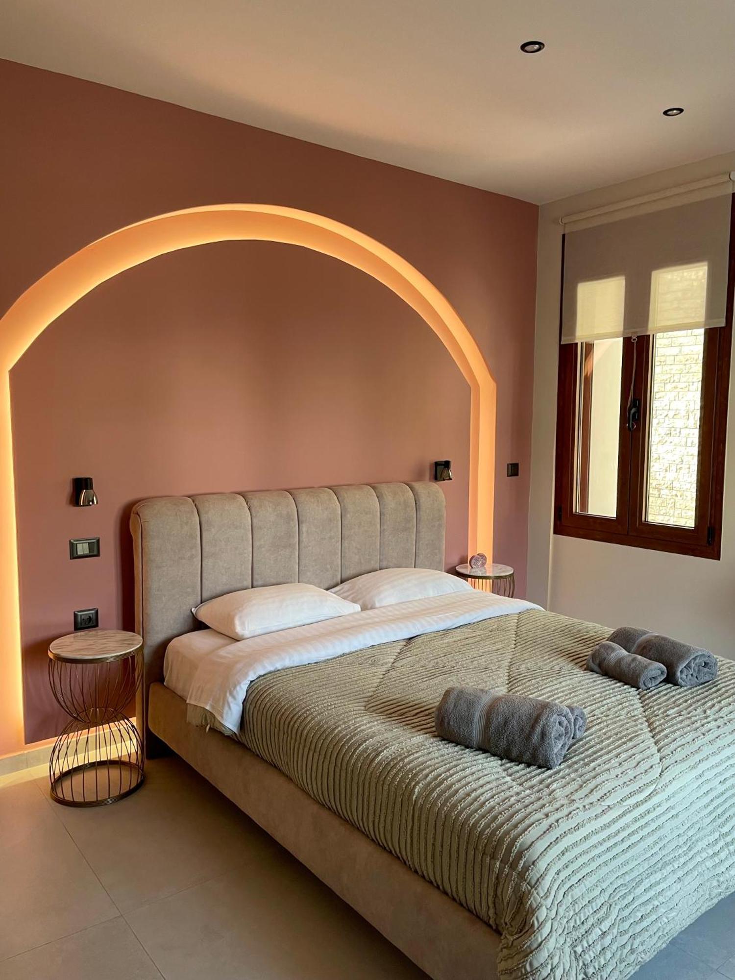 Incanto Luxury Suites 2 นาฟปาคตอส ภายนอก รูปภาพ